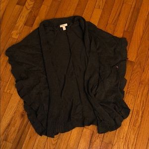 Very cute grey cardigan!